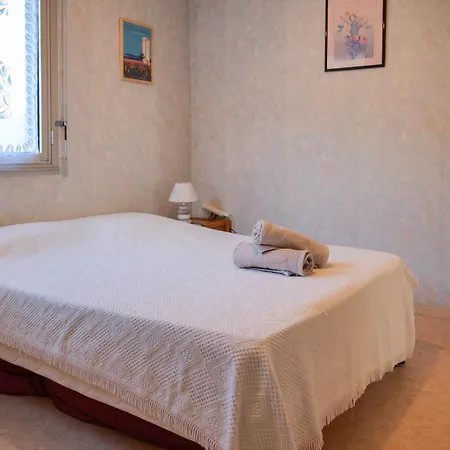 Face - Quartier Des Presidents - 5 Personnes