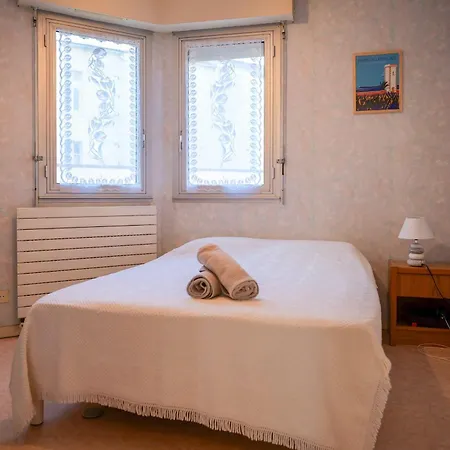 Face - Quartier Des Presidents - 5 Personnes